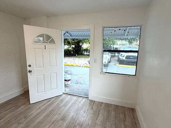4th image of 326 NW 96th St #1