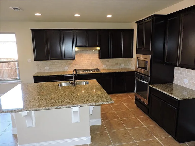 1156 Roma Dr — Photo 8