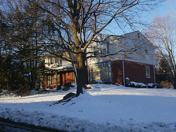 3rd image of 2972 Courville Dr