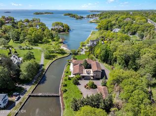 41 Meadow Wood Dr, Greenwich, CT 06830