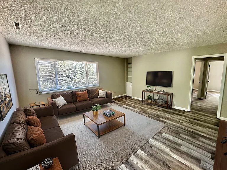 311 University Dr. — Photo 18