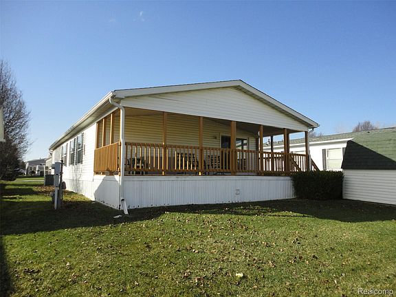 3rd image of 302 Salvia Rd