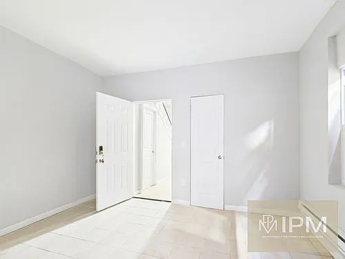 341 S 6th St Photo 1