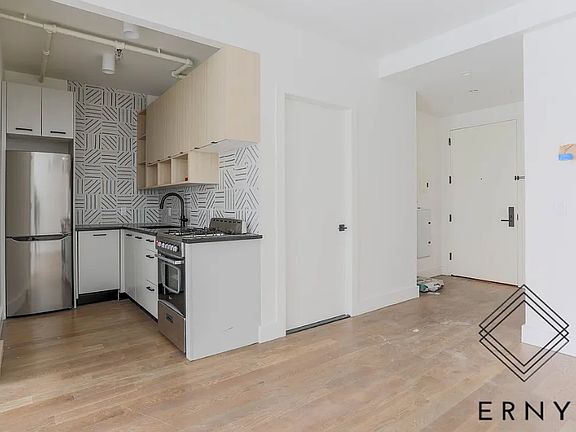 4th image of 323 E 19th St APT 4A