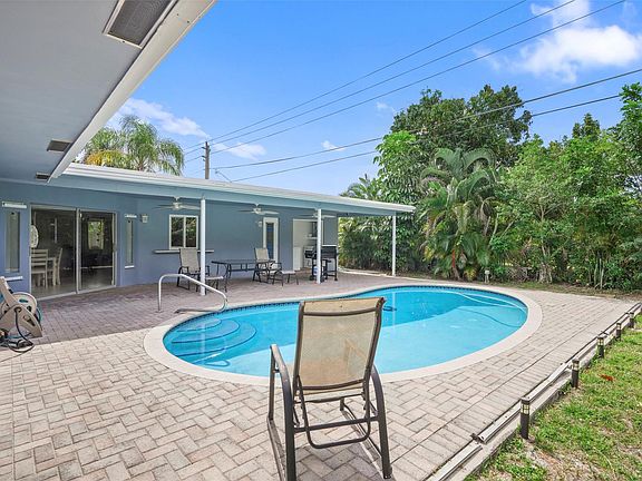 4th image of 2255 SW 33rd Avenue