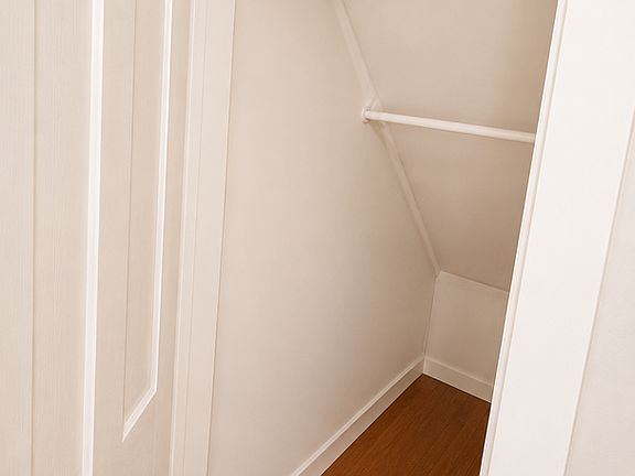 5th image of 320 S 31st St #1/2