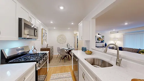 Floor plan 2 Bed/2 Bath with Walk-In Closet