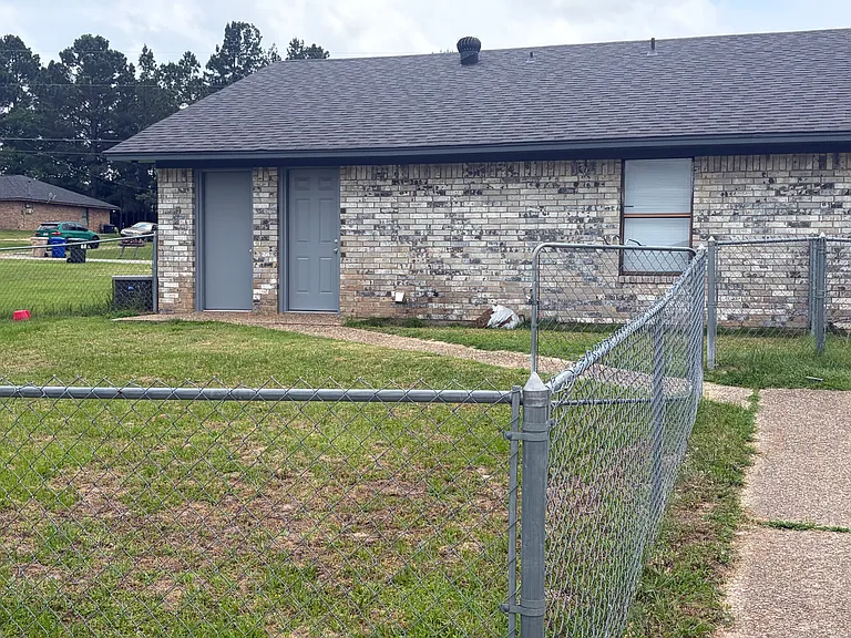5056 Oak Hill Dr — Photo 3