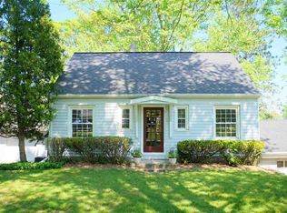 5949 Draper Rd, Jackson, MI 49201