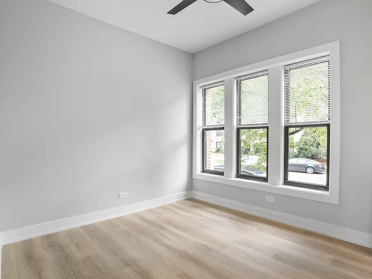6929 N Lakewood Ave — Photo 8