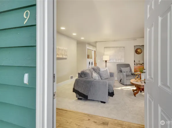 4404 Terrace Drive #9, Everett, WA 98203