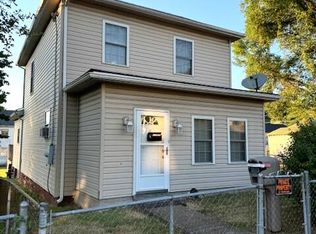 328 E Chestnut St, Covington, VA 24426