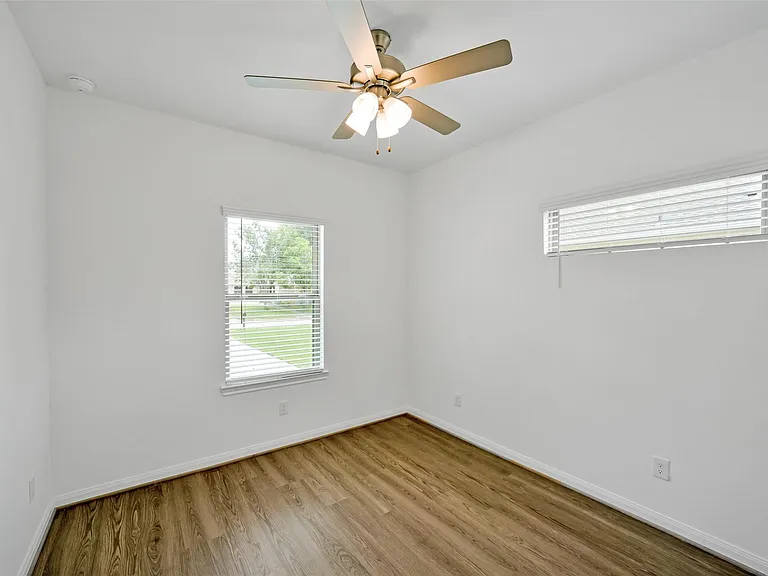 13315 Campos Dr — Photo 19