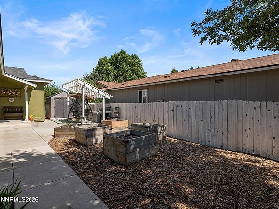 3rd image of 2910 Harding Cir