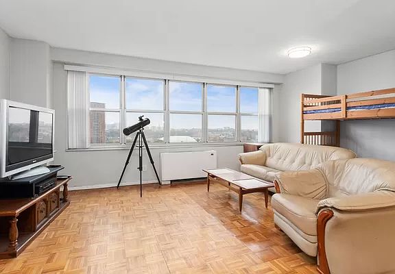 2nd image of 555 Kappock St APT 6A