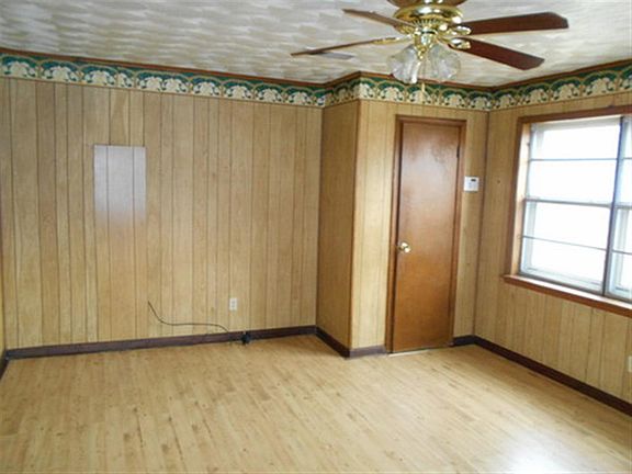 5th image of 2752 Jeffrey Ave