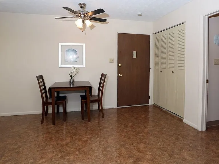 Peppertree Apartments — Photo 21
