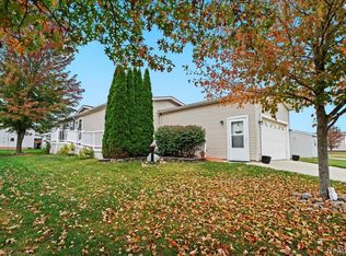 11092 Indianwood Ct, South Lyon, MI