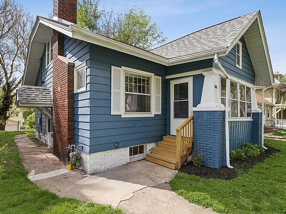 3rd image of 928 23rd St
