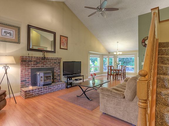 3rd image of 2905 31st Street Pl SE