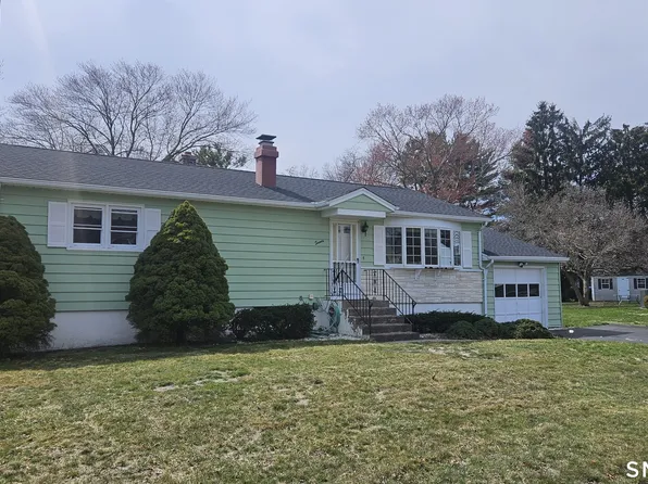 70 Tumblebrook Rd, Milford, CT 06461