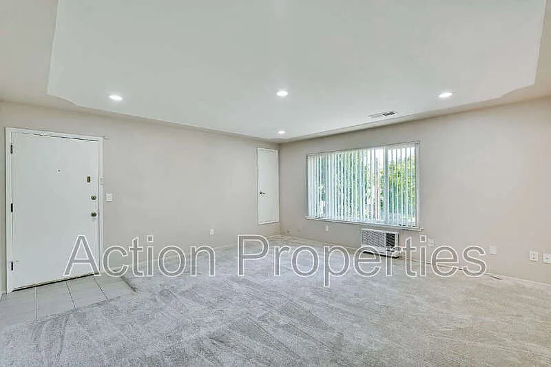 2 bed, 1.5 bath, 950 sqft, $2,995 — Photo 3