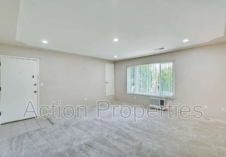 1121 Garfield Ave #4 — Photo 3