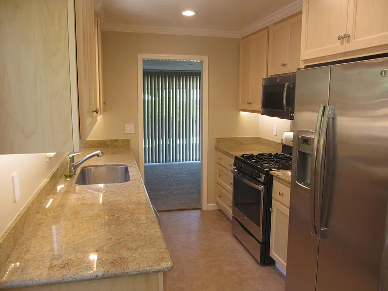 1141 Dunford Way — Photo 3