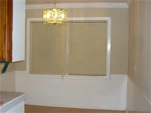 3rd image of 2111 Hickory Ln