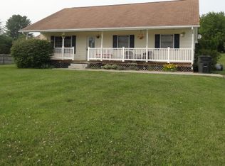 221 Stone Glen Ln, Lewisburg, WV 24901