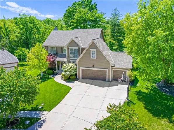 14116 Richards St, Overland Park, KS 66221