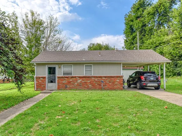 913 W Virginia Ave, Chickasha, OK 73018