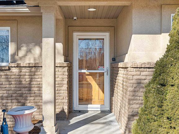 2nd image of 2019 Hillcrest Dr