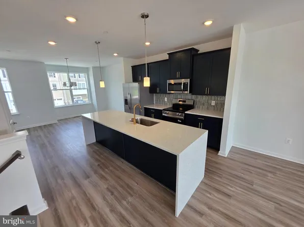 11261 Davisar Rd #102, White Marsh, MD 21162