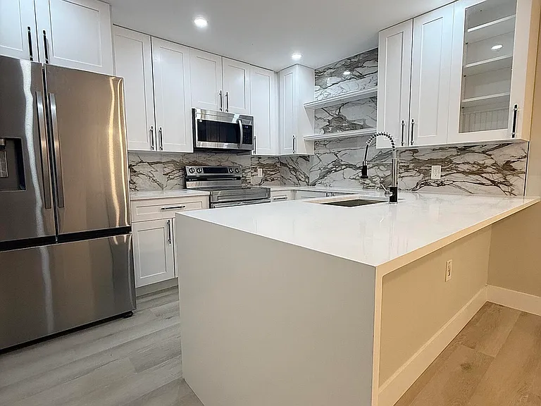 205 Charter Way — Photo 2