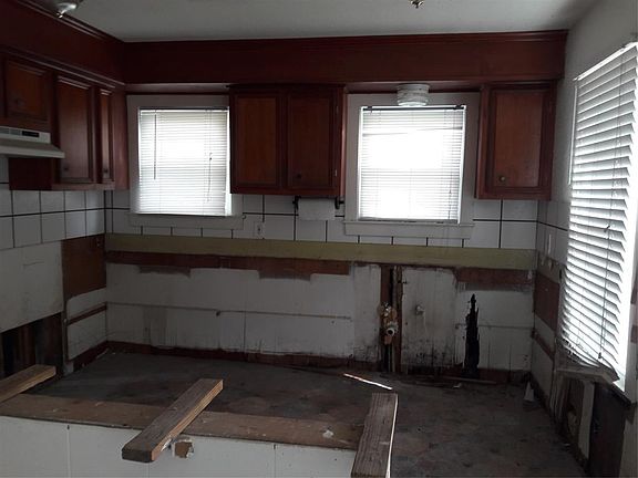 4th image of 9504 Sunnywood Dr
