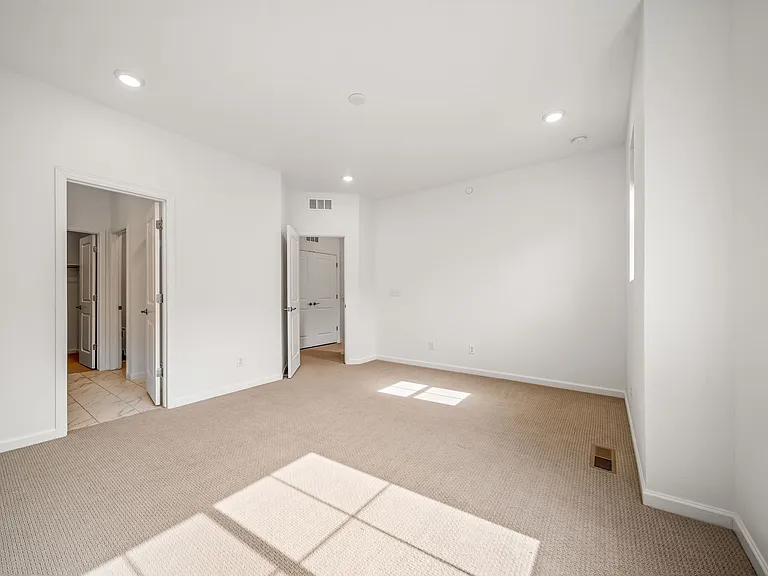475 Millwall Cir — Photo 24