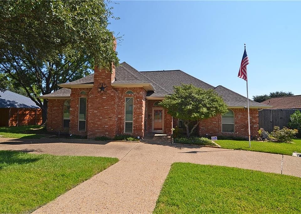 1st image of 2302 Diamond Oaks Dr