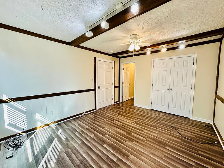 710 Latimer Ave — Photo 15