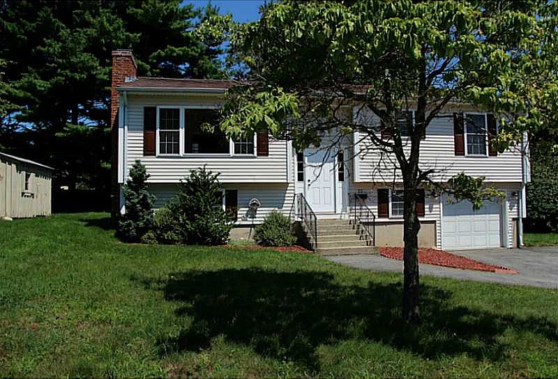 1st image of 11 Katherine Dr
