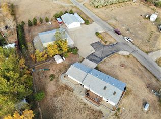 13930 Town & Country Ln, Williston, ND 58801