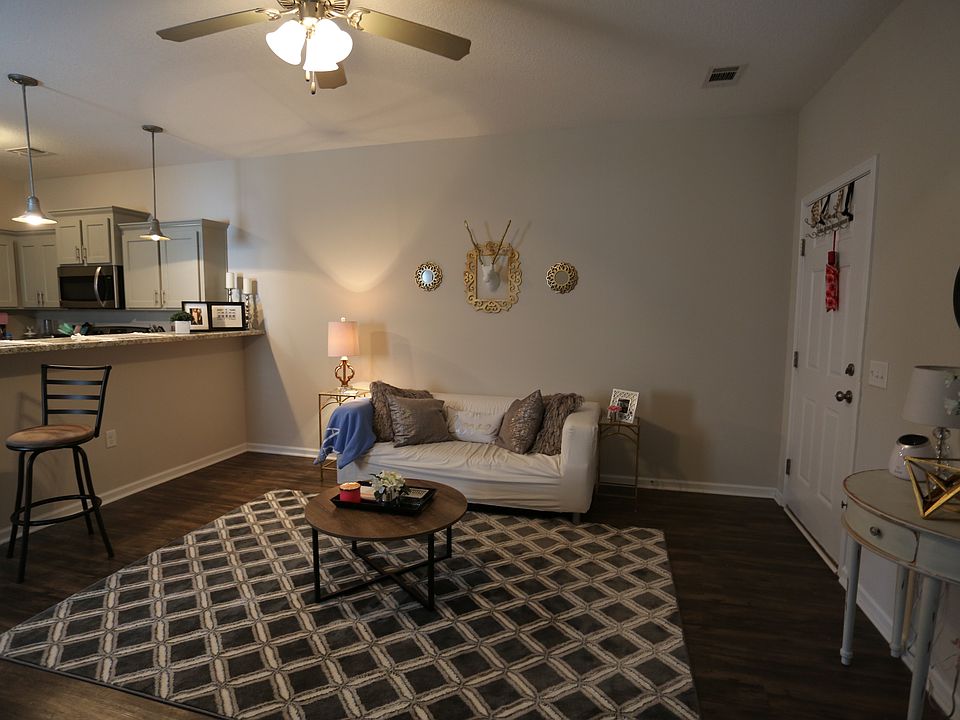 1st image of 206 Herschel Dr APT D