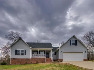 4891 Creeks Crossing Rd, Asheboro, NC 27205