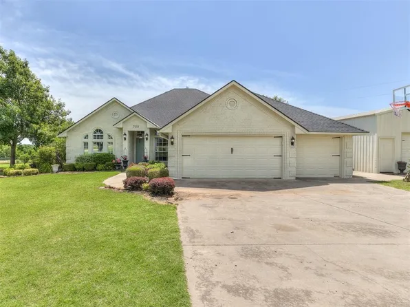 708 Grandview Rd, Tuttle, OK 73089