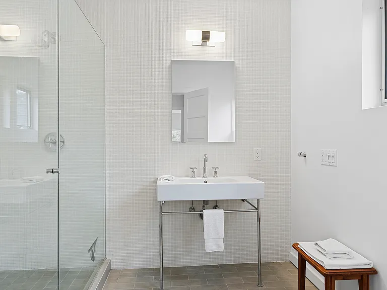 54 Gardiner Dr — Photo 22