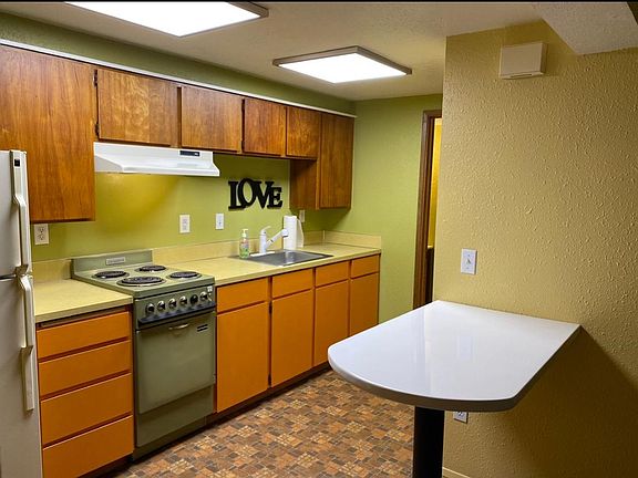 5th image of 3012 Kromer Ave #B