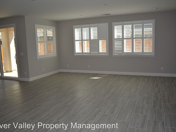 4th image of 1918 Brogan Dr