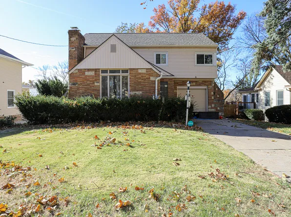 1704 Bellevue Blvd N, Bellevue, NE 68005