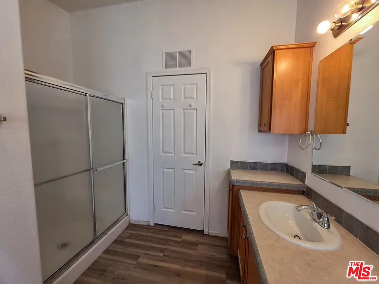 25120 Charina Ln — Photo 11