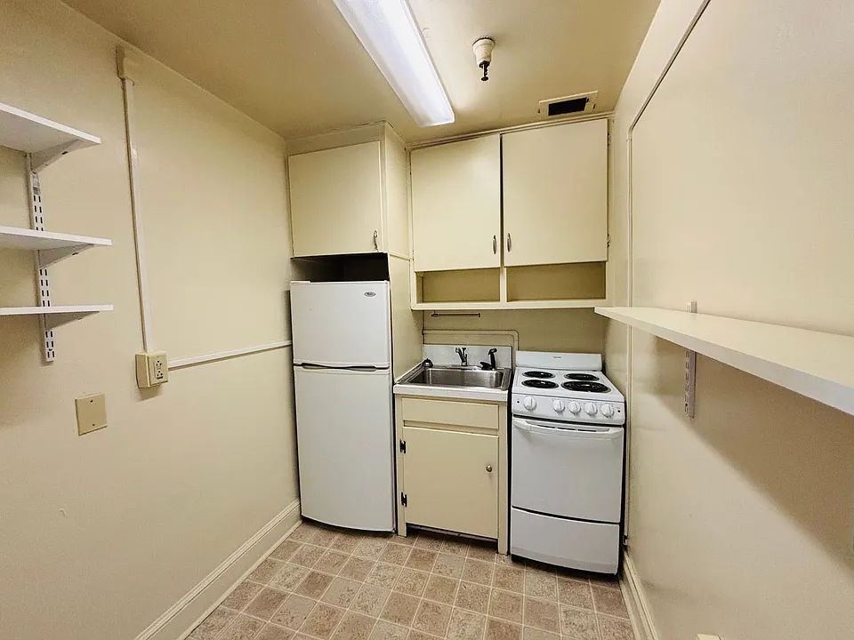 151 College Ave #37